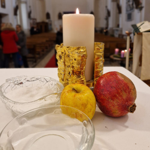 Benedizione acqua sale frutta: antico rito aquileiese