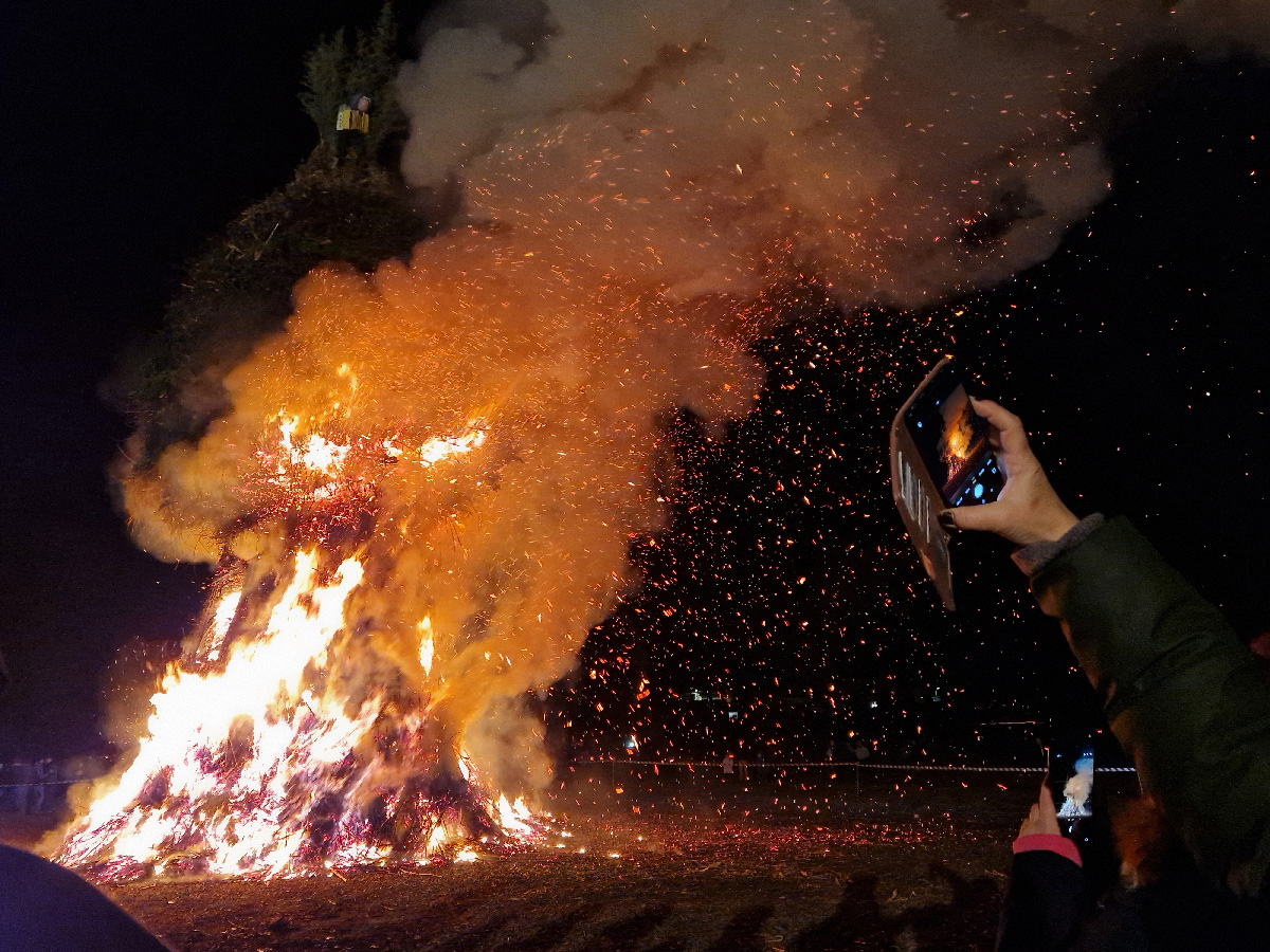 Il Falò di Fanna: la tradizione che accende il futuro