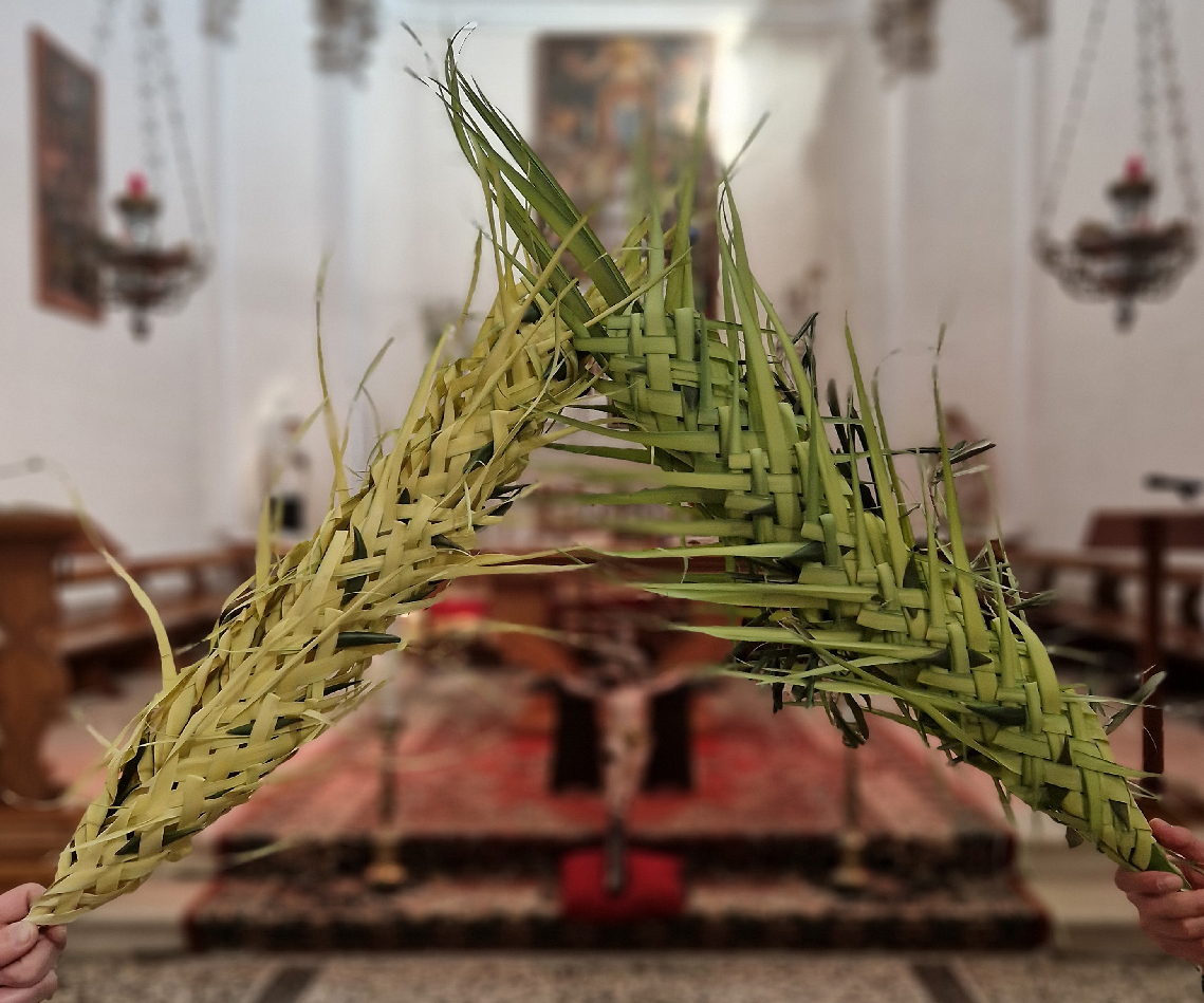 Gloria e Passione, le Palme aprono al silenzio