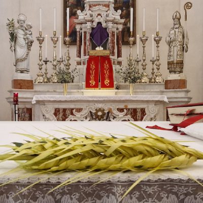 Una palma che intreccia tradizioni di Fede